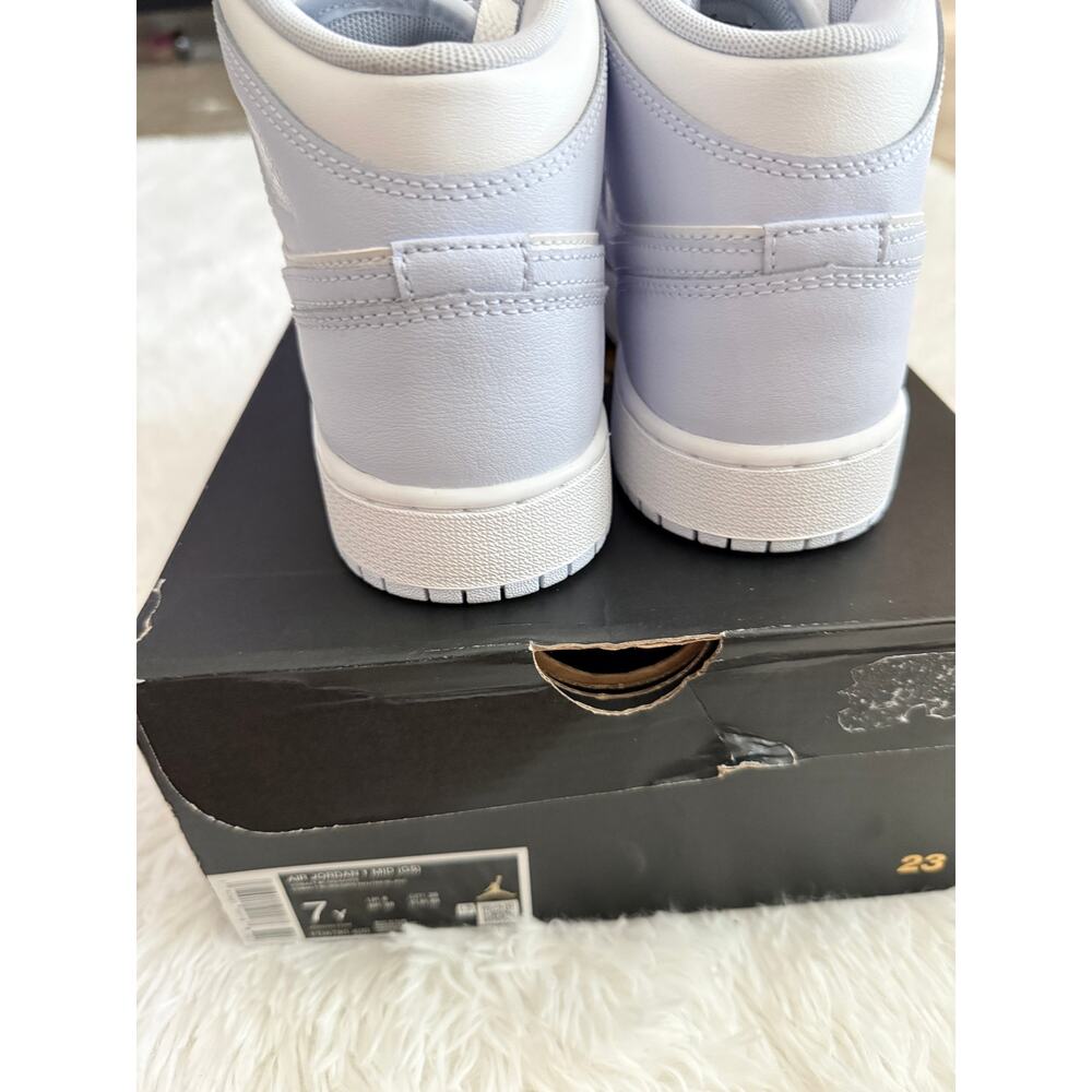 Jordan 1 Mid New In Box - Picture 2 of 3